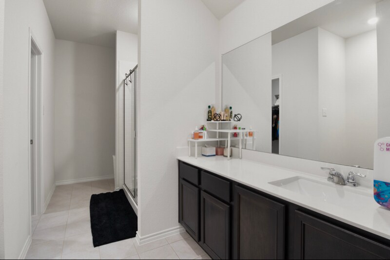 Building Photo - 3001 Glazner Dr