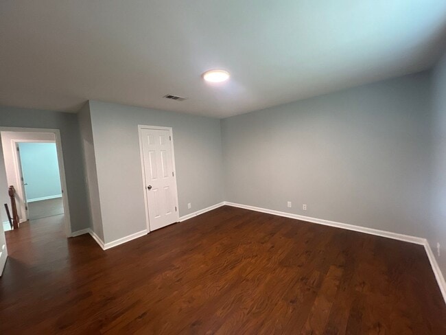 Building Photo - 219 Hickory Forge Dr