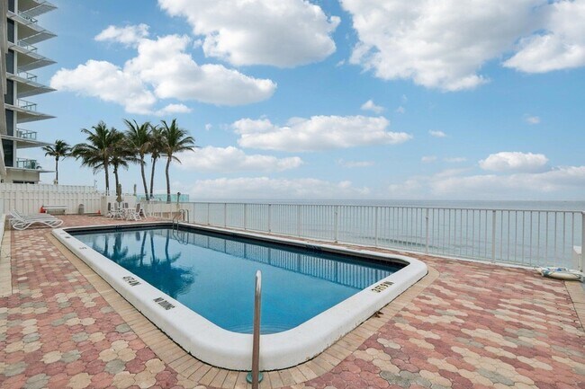 Building Photo - 3580 S Ocean Blvd