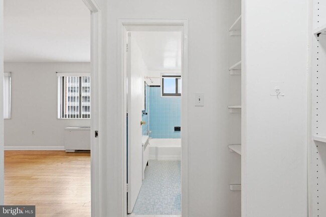 Building Photo - 1200 S Arlington Ridge Rd