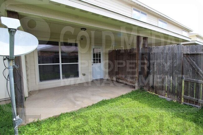 Building Photo - 4008 Cambridge Dr