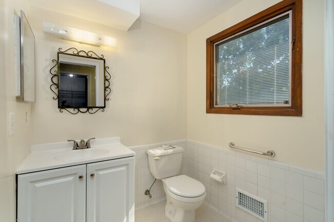 Building Photo - 2377 Williamstown Ct