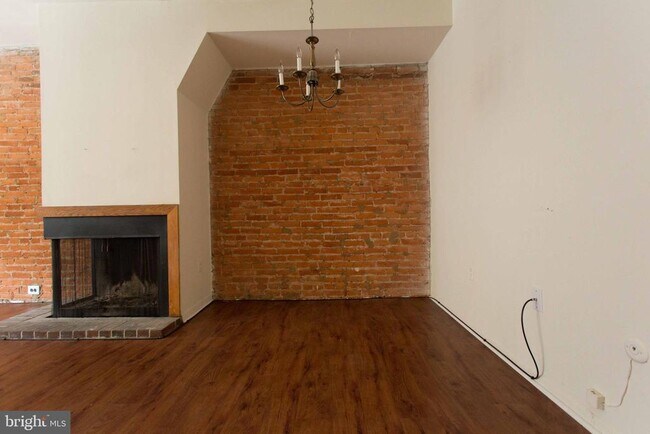 Building Photo - 2031 South St