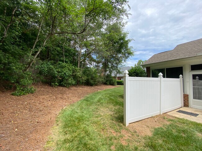 Building Photo - 4700 Ludwell Branch Ct