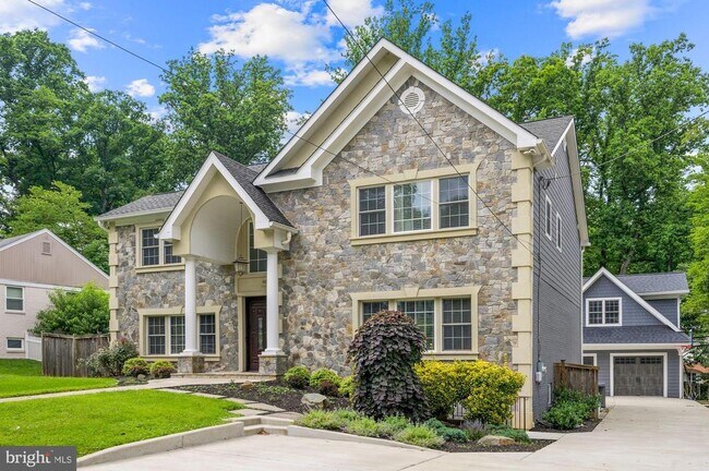 Building Photo - 6005 Selvyn Rd