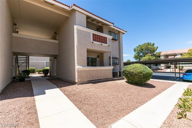 Building Photo - 7300 W Pirates Cove Rd