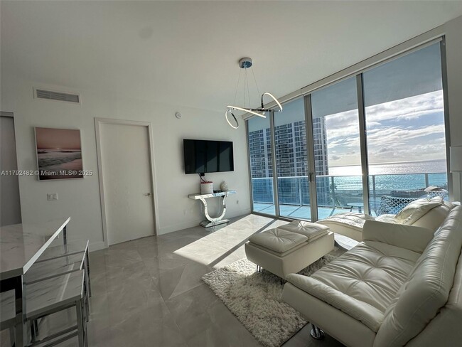 Building Photo - 17550 Collins Ave