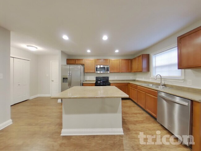 Building Photo - 722 Chestnut Ln