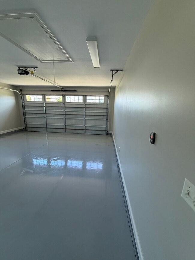 Building Photo - Home in Hahira