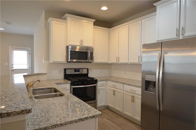 Building Photo - 2304 S Lakeline Blvd