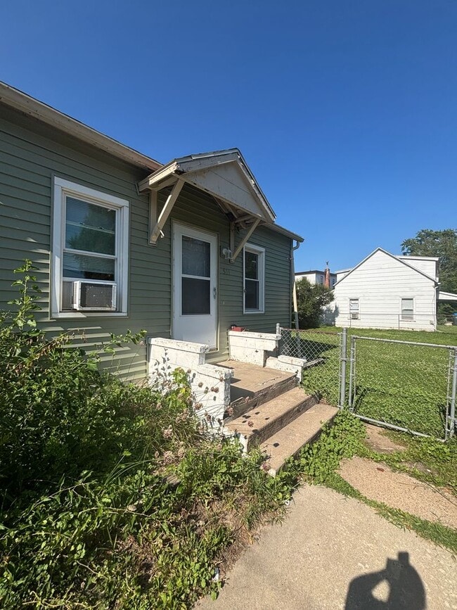 Building Photo - 2 Bed 1 Bath Home for RENT