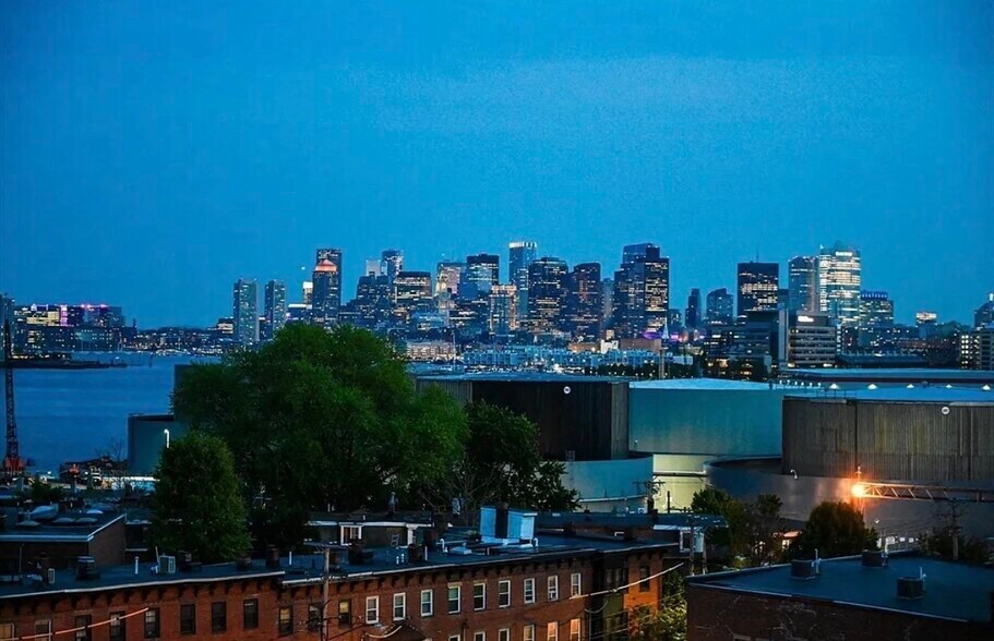 Building Photo - 23 Chestnut St