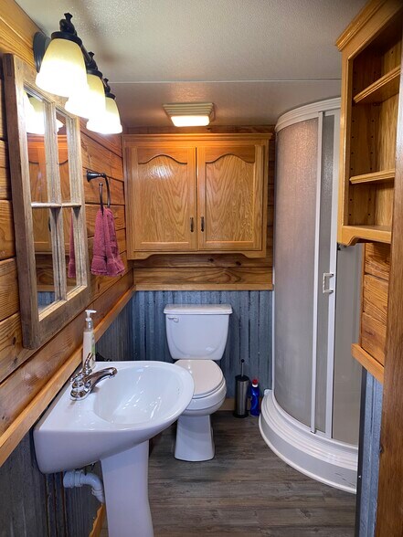 Building Photo - 1075 Highway 54