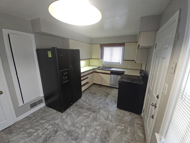 Building Photo - 2332 Nolen Dr