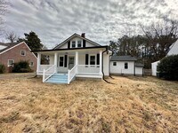 Building Photo - 3 Bedroom 2 Bathroom Home Located in Kenbridge, VA