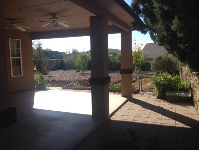Building Photo - Nice Home for rent in great neighborhood