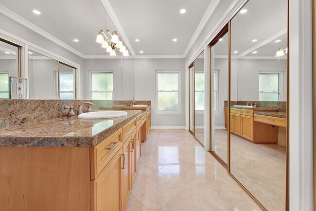 Building Photo - ABSOLUTELY STUNNING ENTERTAINER HOME (4 be...