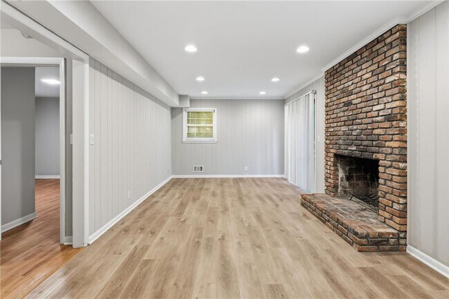 Building Photo - 4411 Langdon Dr