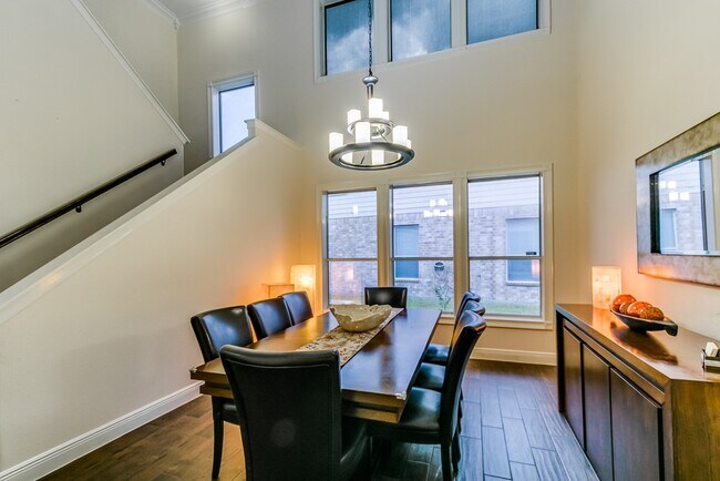 Building Photo - 3715 Slocom Dr