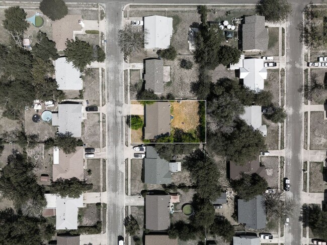 Building Photo - $500 off first months rent