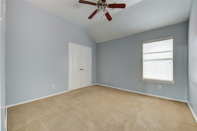 Building Photo - 5002 Laura Lee Ln