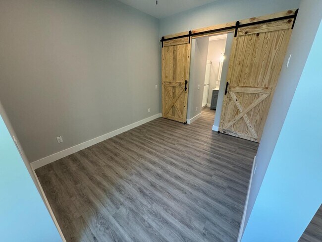 Building Photo - 39 Shell Hall Way