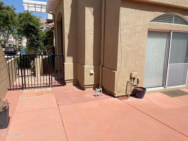 Building Photo - 4149 Flowerview Ct