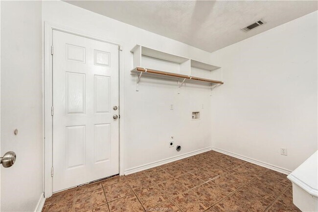 Building Photo - 4009 Reatta Ln