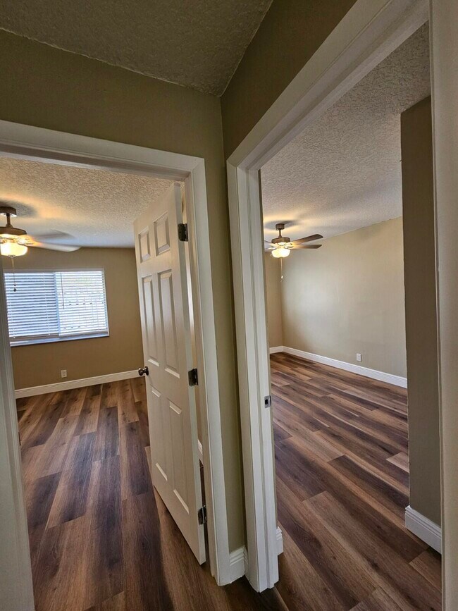 Building Photo - 4787 Orleans Ct