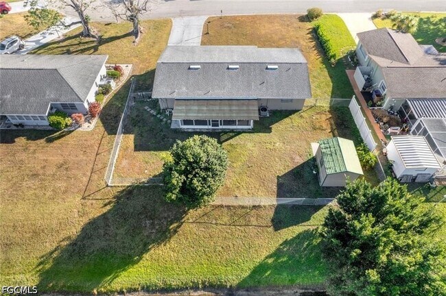 Building Photo - 211 S Lake Dr