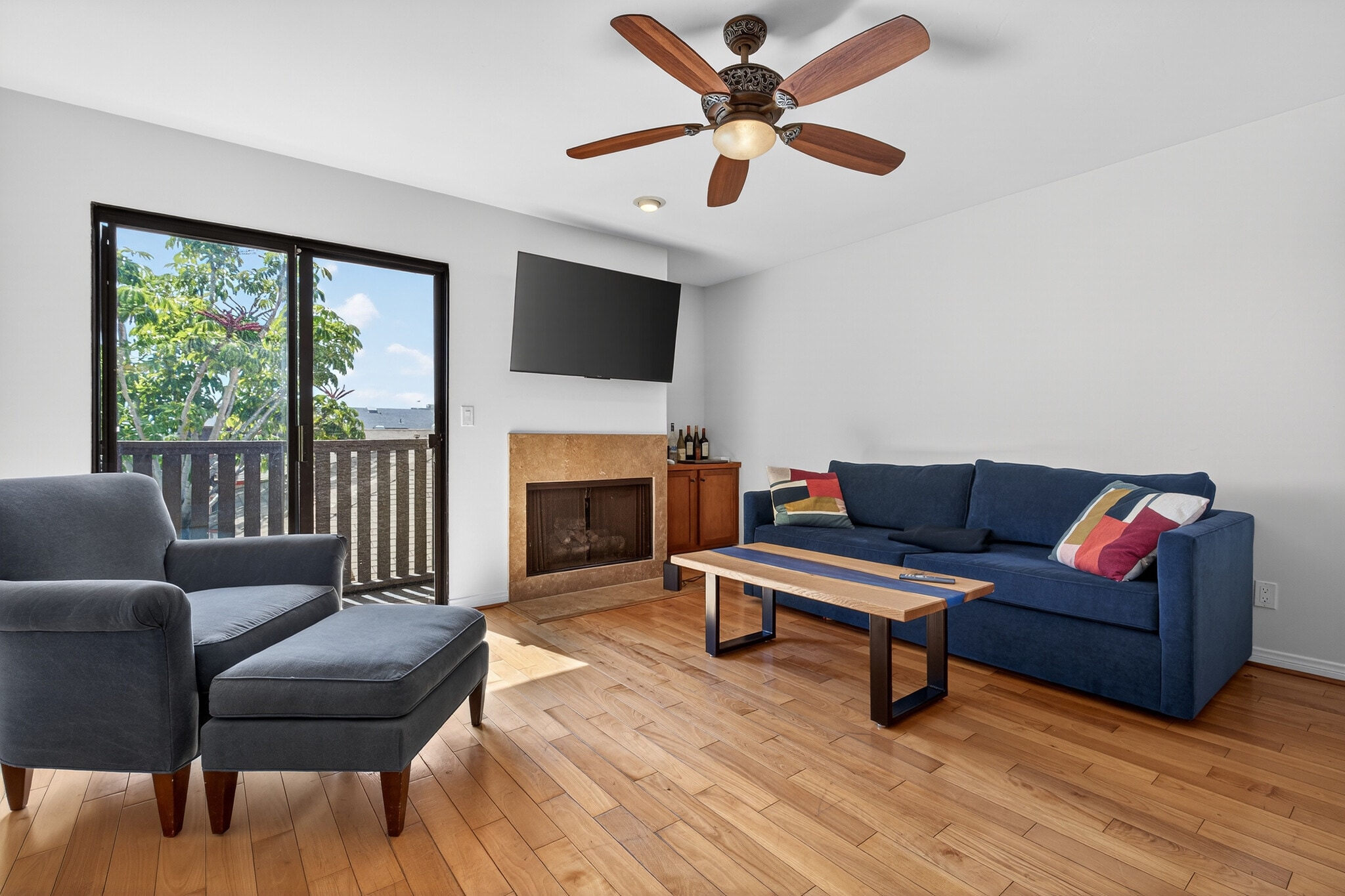 Building Photo - 4046 Iowa St