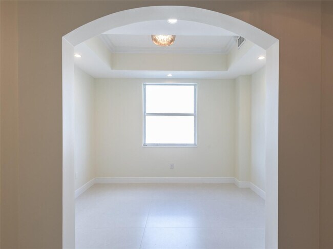 Building Photo - 3236 NE 5th St