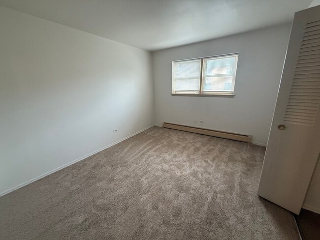 Building Photo - 3001 N Thatcher Ave
