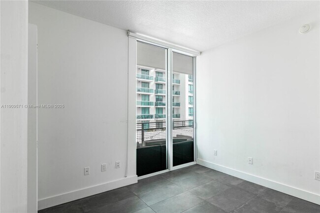 Building Photo - 350 NE 24th St