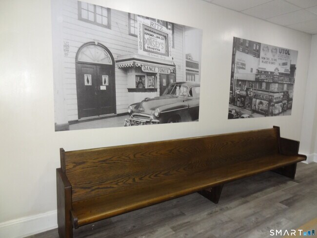 Building Photo - 2806 Fairfield Ave