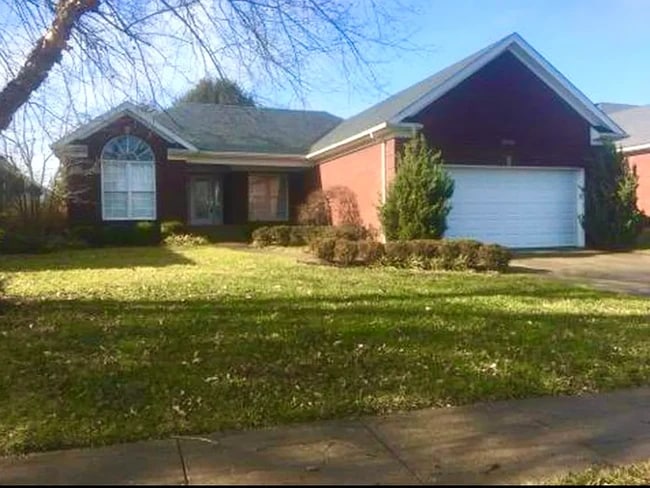 Building Photo - 10807 Bardstown Woods Blvd