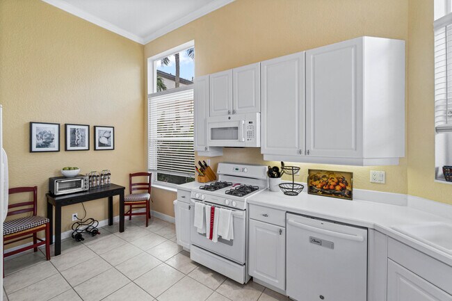 Building Photo - 4252 NW 66th Ln