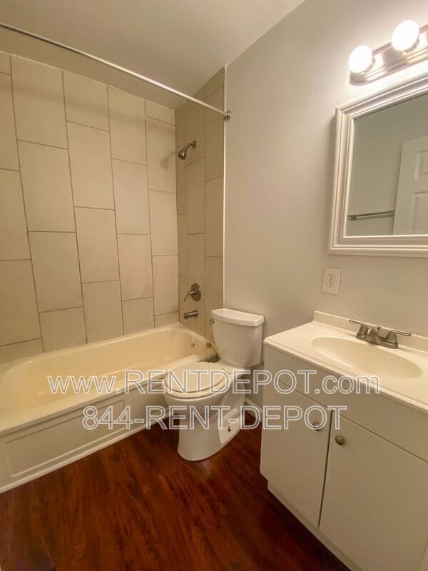 Building Photo - 2035 Hicks Dr