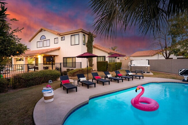 Building Photo - 5604 E Beverly Ln