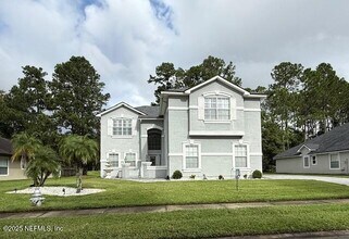 Building Photo - 2518 Willow Creek Dr