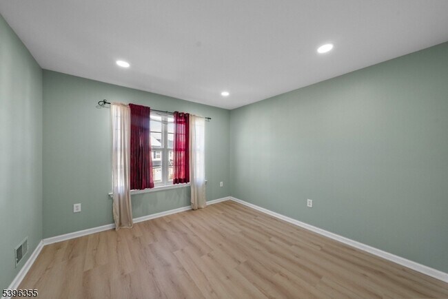 Building Photo - 72 River Birch Cir