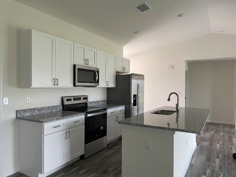 Building Photo - 1121 NW 13th Terrace