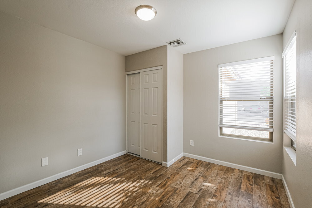 Building Photo - 10898 W Alvarado Rd