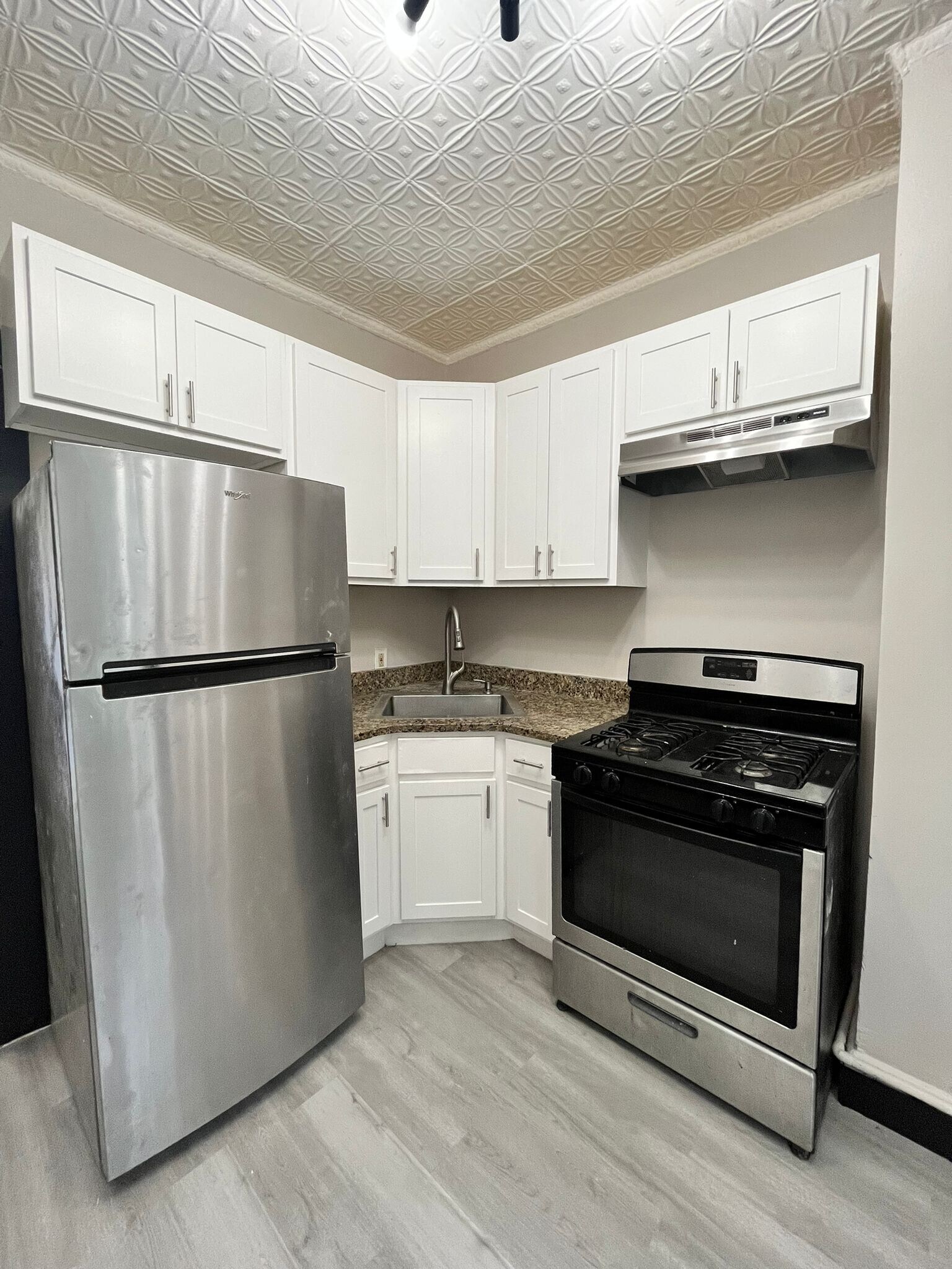 8 Sheffield St 3L - 9 Sheffield St
