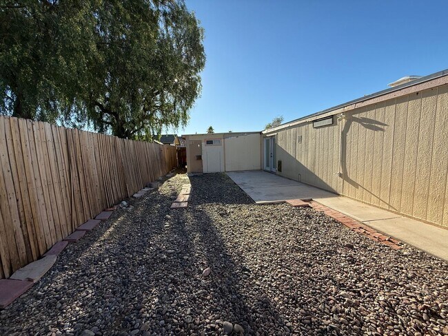 Building Photo - Large Remodeled Doublewide with 2 Car Garage.