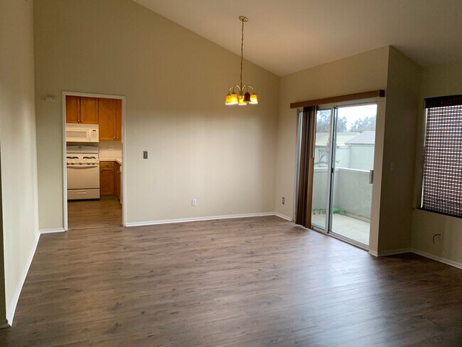 Building Photo - Beautiful 3 Bedroom 2 1/2 Bathroom Granada Hills Townhouse! Must See! Ready For Move-In!