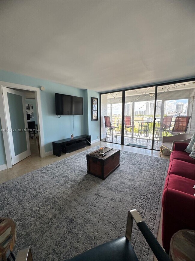 Building Photo - 3545 NE 166th St