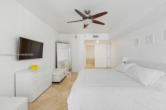 Building Photo - 1830 S Ocean Dr