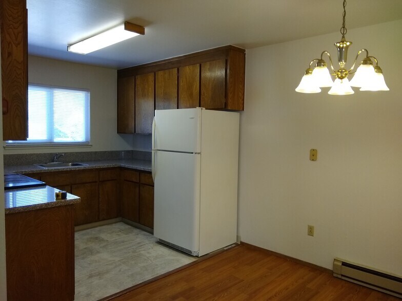 Building Photo - 825 Kiely Blvd
