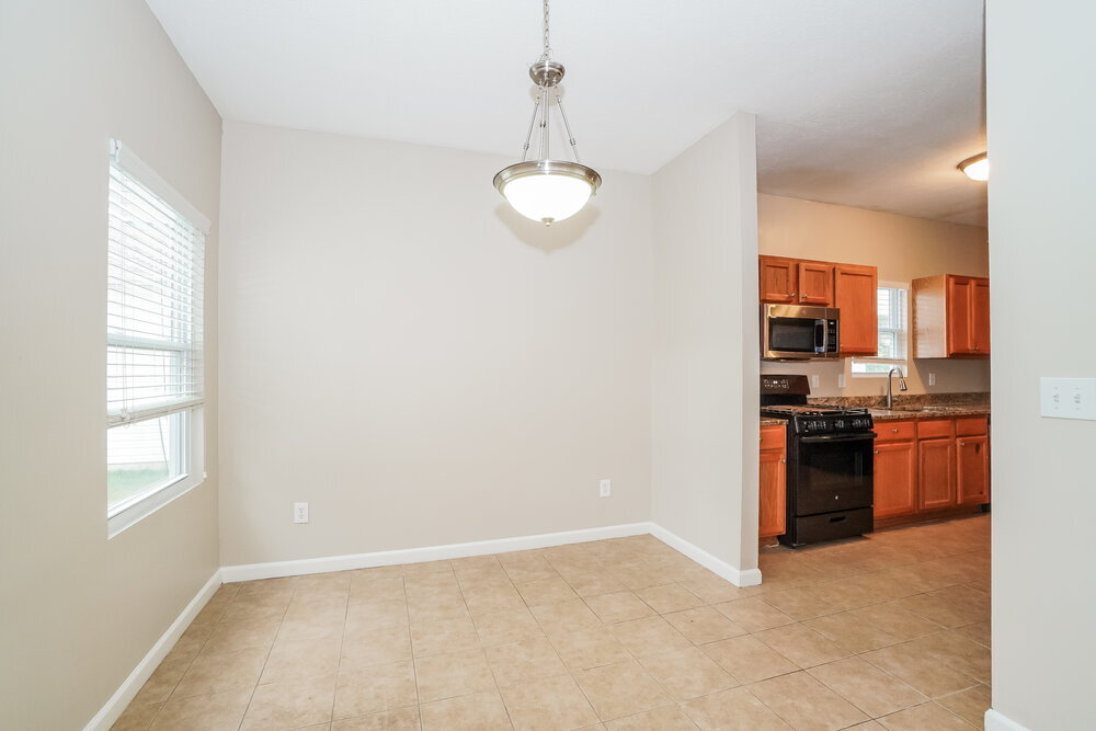 Building Photo - 807 Summerville Dr